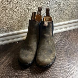 Blundstone Women’s 1351 Chelsea Boot, Rustic Brown, women size 8